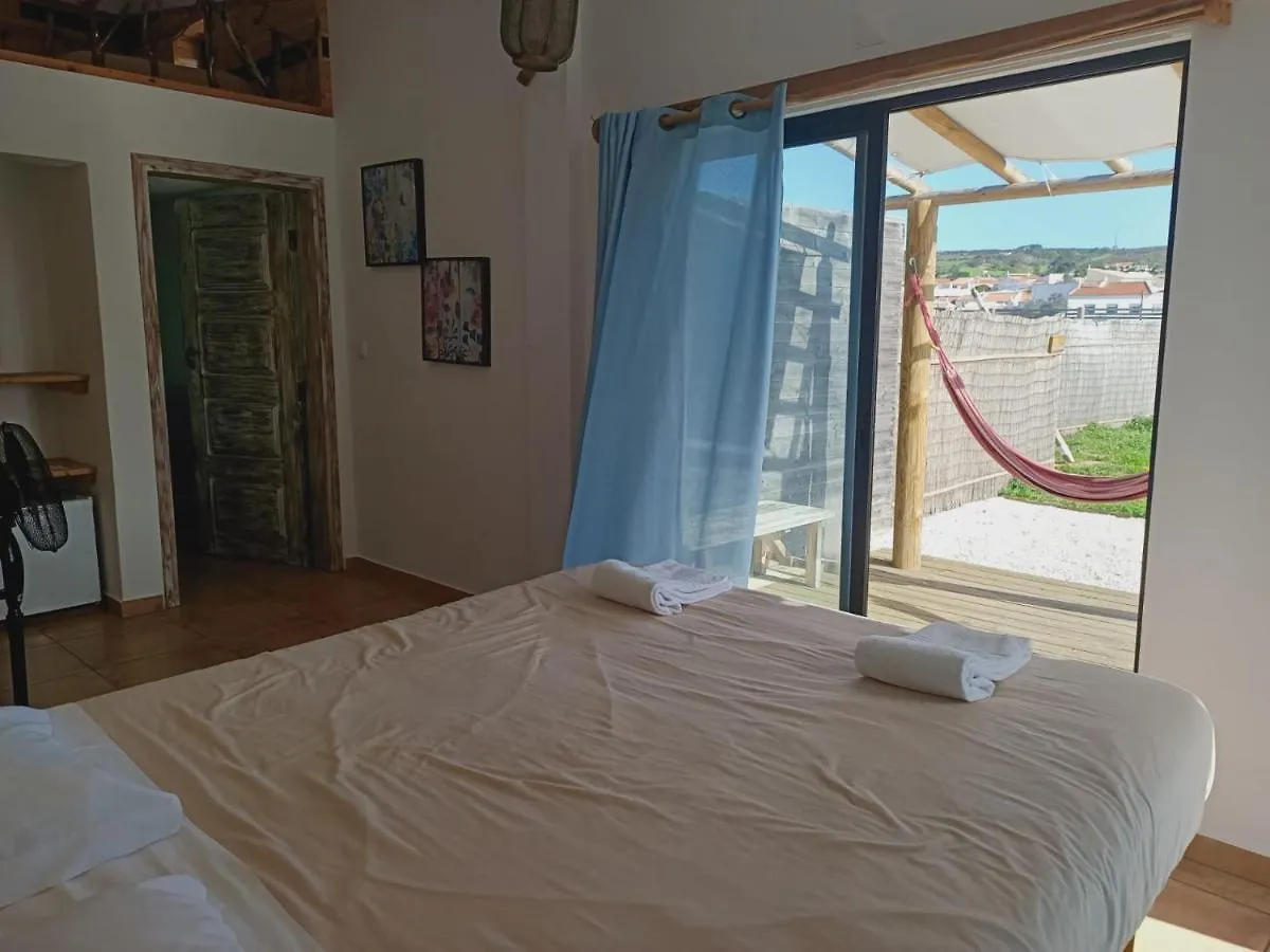 Good Feeling Hostel&Guest House Raposeira